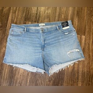 Abercrombie & Fitch Curve Love The 4 inch Mom Short High Rise Size 24